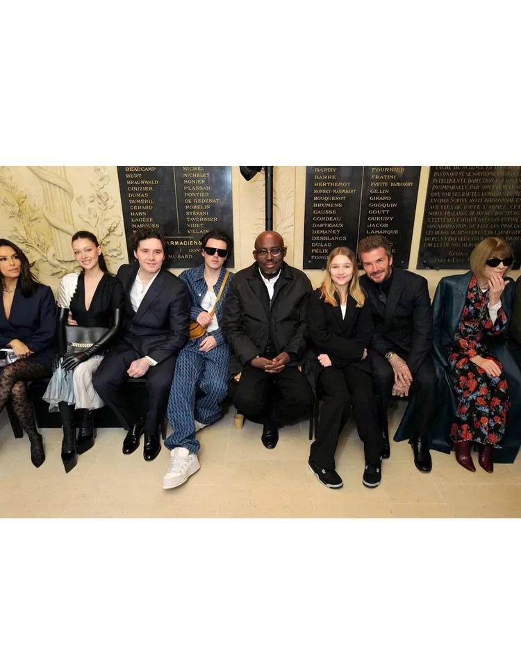 維多莉亞辦新系列發表會時，全家人總會到場對她表達支持。翻攝victoriabeckham IG