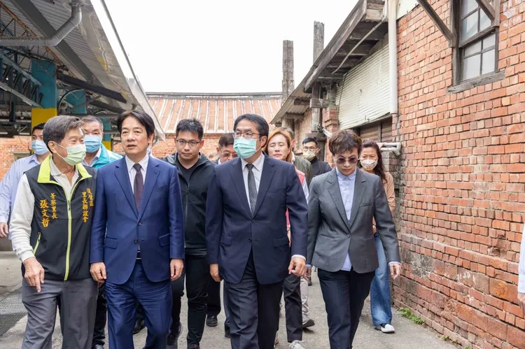 賴清德、黃偉哲及南市府官員、民代前往後壁致意。市府提供