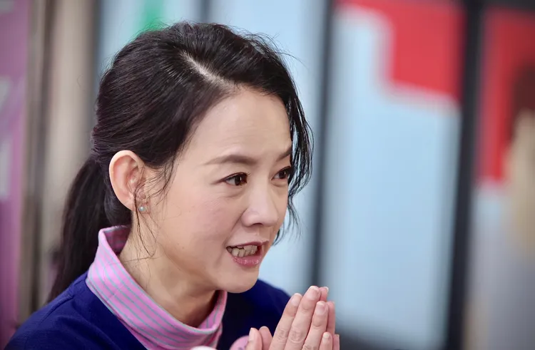 曾寶儀真的不想找老爸當節目來賓。林林攝