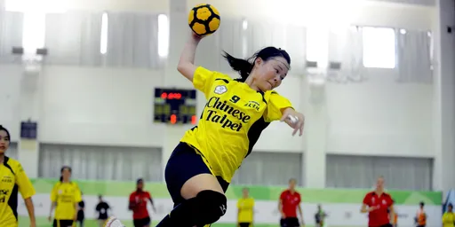 台灣國球該換了?網推「這個球」:強得跟鬼一樣 出國比賽贏到對手都跪了