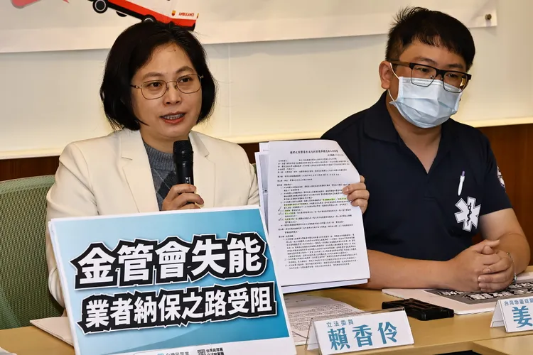 賴香伶指出業者遭拒保的狀況。施昂強攝