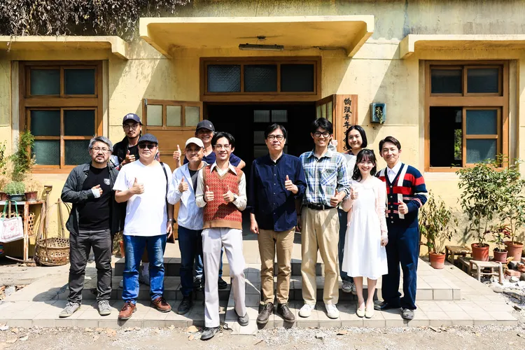 高雄市長陳其邁今日到場探班《鹽水大飯店》拍攝。高市府提供