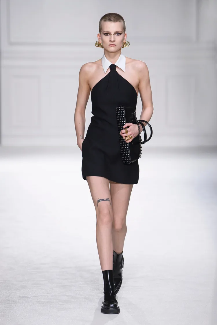 Black Tie的正裝風格和外形在日裝和晚裝之間自如切換，賦予更多摩登風貌。品牌提供