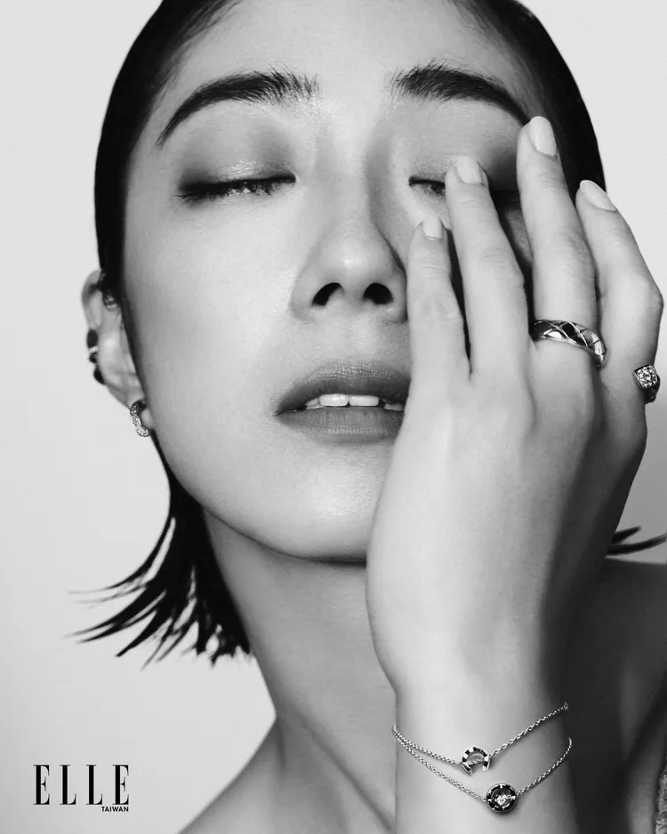 桂綸鎂隔空向愛情長跑多年的導演男友戴立忍告白。《ELLE》提供