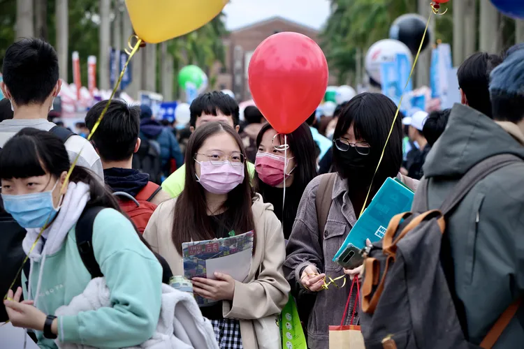 台灣大學校園徵才博覽會今天舉行。林林攝