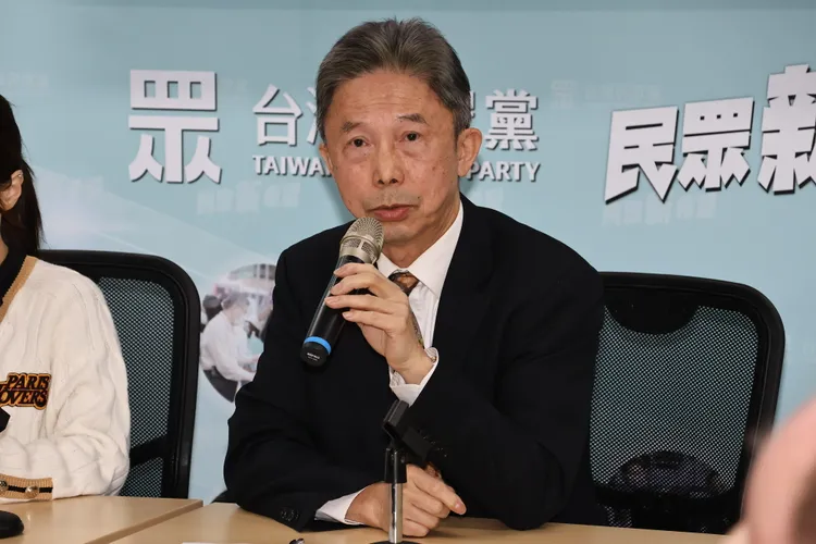 周台竹表示，黨主席柯文哲以民眾黨總統候選人身份出訪。施昂強攝