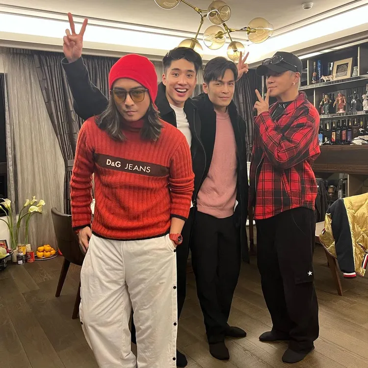 凱文羊（左二）所有師兄只認識羅志祥（右），近期才知Toro（左）和Gino。翻攝凱文羊IG