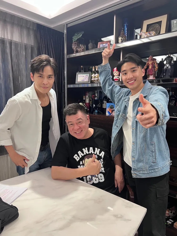 孫德榮（中）專心經營2位子弟兵Gino（左）和凱文羊。孫腫來了提供