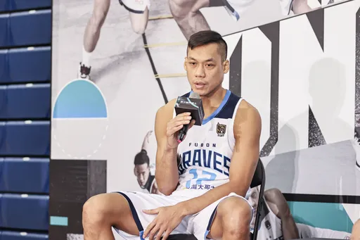 超爆笑!林志傑親自致電球迷送禮物 對方竟問:「你是什麼部門的?」