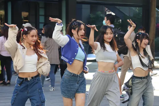 學生穿太少被噹「明星穿養眼你穿礙眼」! 校長回應了