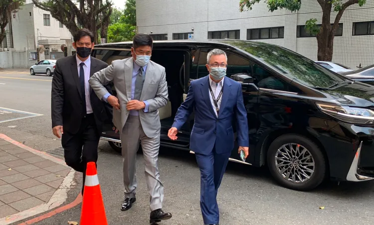 辜仲諒因紅火案今到高院出庭。丁牧群攝