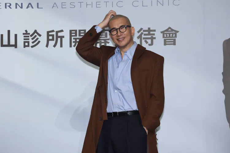 具俊曄重現廣告中「我是光頭」台詞。彭欣偉攝