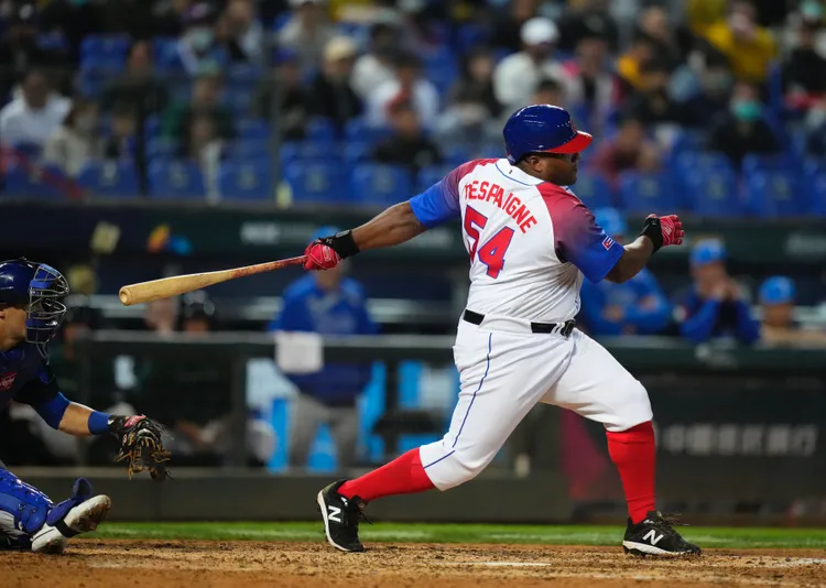 戴思潘尼(Alfredo Despaigne)率先2壘安打上壘，助古巴8局下追平比分。悍創提供