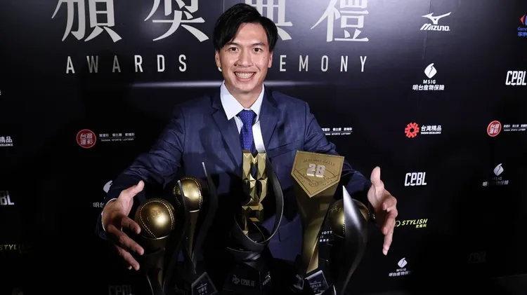 樂天桃猿林立拿下年度MVP。葉志明攝影
