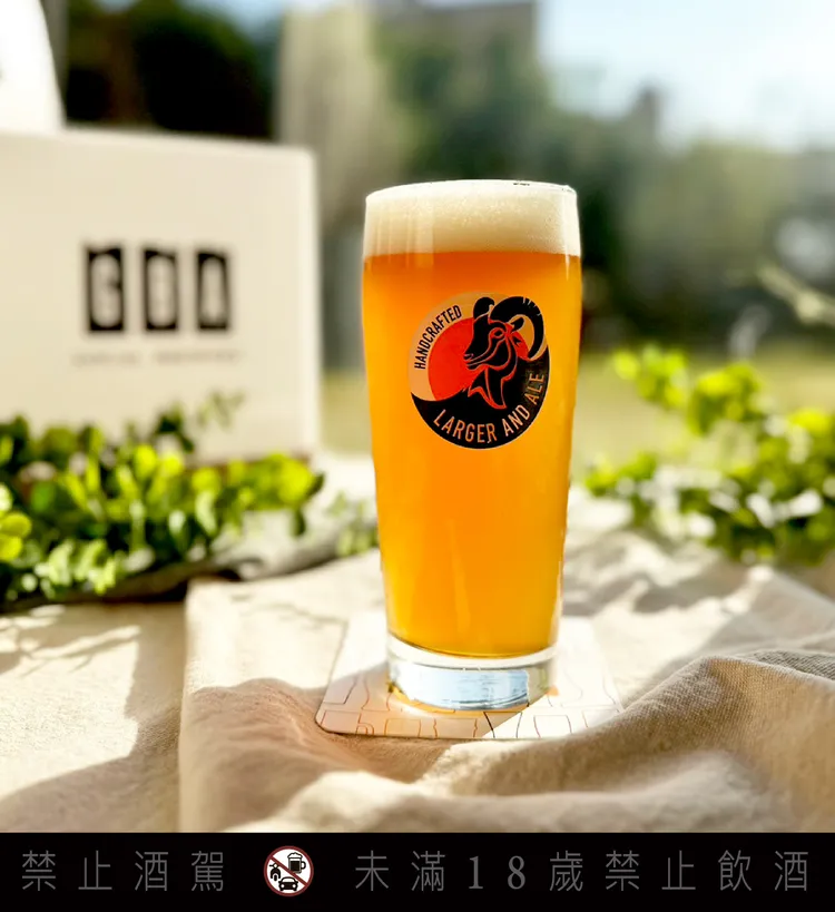 吉比鮮釀餐廳季節啤酒「比利時季節愛爾」500ml售價290元。業者提供