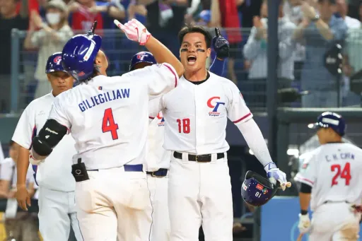 台灣棒球史上最強打擊!他讚張育成:超過了我們那一代任何球星