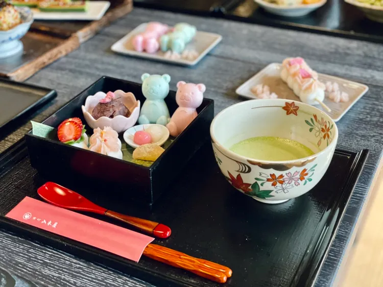 各式甜點組合成套餐，一次滿足所有春季浪漫想像。曾仲葳攝