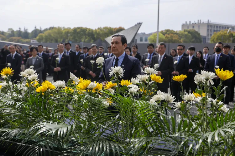 前總統馬英九27日展開訪中祭祖12日行程。馬辦提供