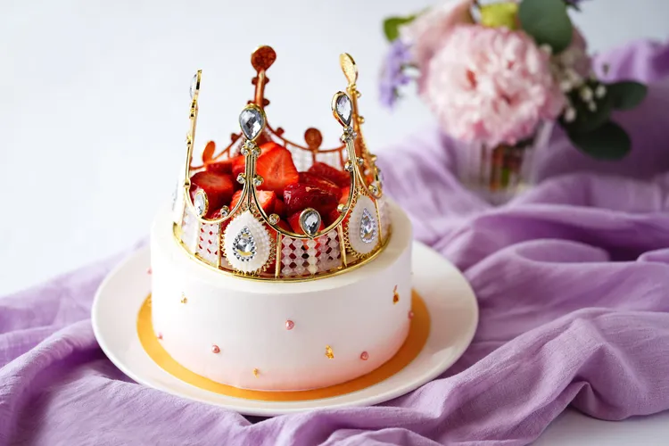 台北喜來登女王皇冠蛋糕3天前預購並完成付款享早鳥價1780元。業者提供
