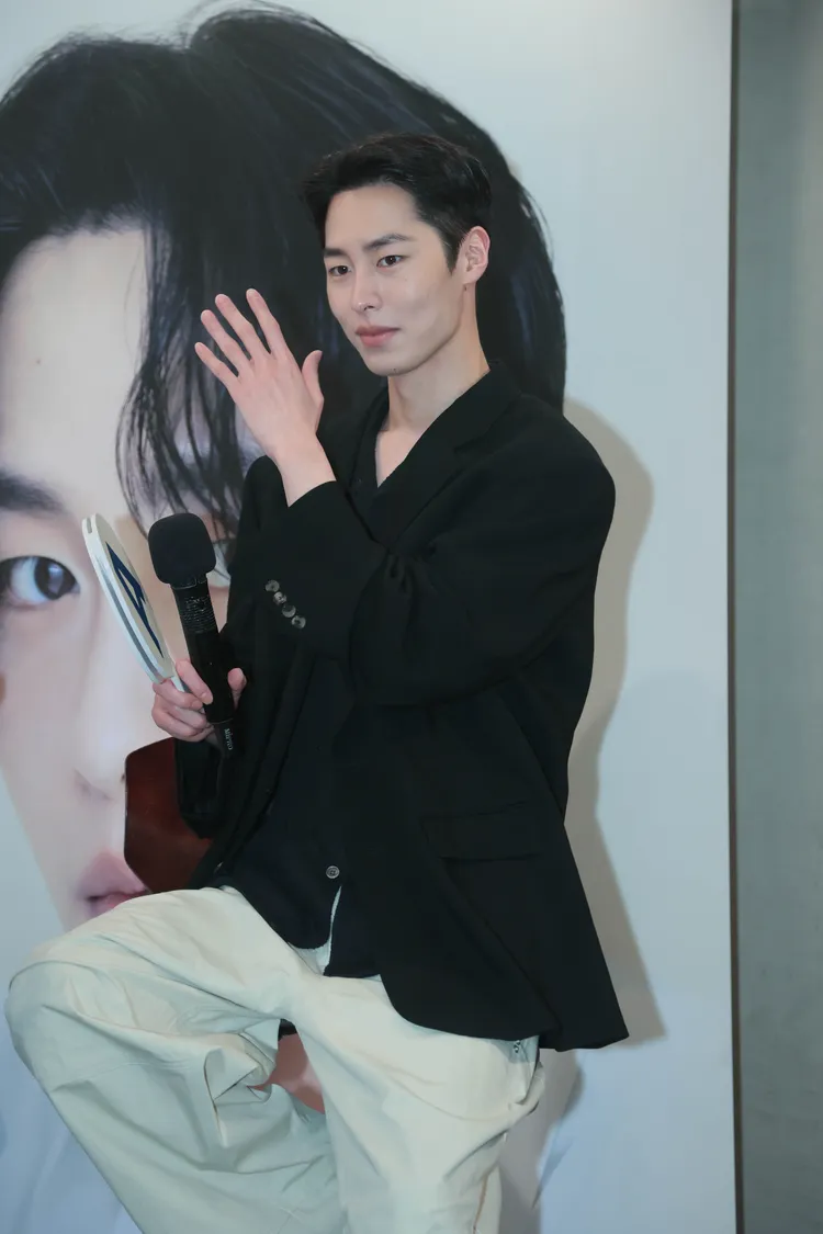 李宰旭最滿意自己的手。彭欣偉攝