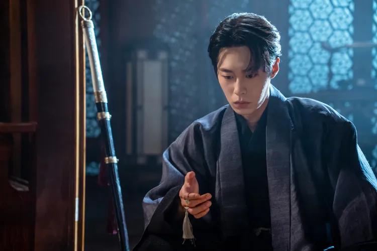 李宰旭以《還魂》追捕還魂人的最強術士「張煜」一角，圈粉無數。Netflix提供