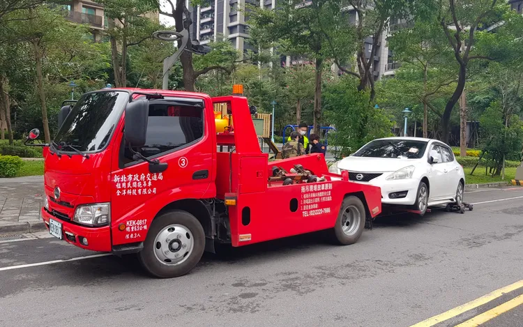 李男的汽車去年底被查封。行政執行署新北分署提供