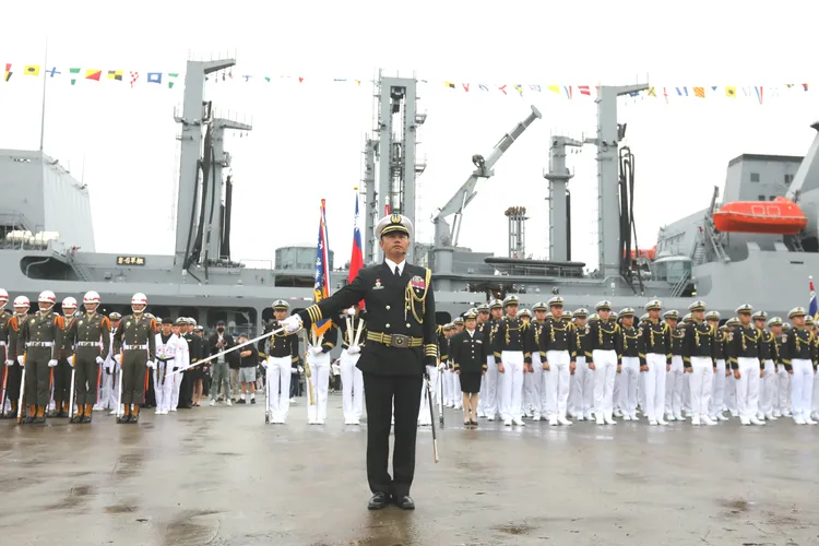 海軍儀隊表演。翻攝畫面