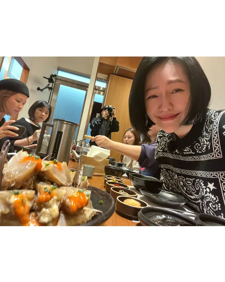 小S此次訪韓終於吃到了心心念念的醬蟹。翻攝elephantdee IG