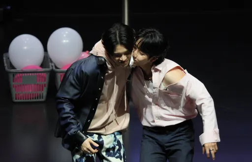 泰國雙帥「YinWar」寶島見面會初體驗 又抱又背還差點親起來