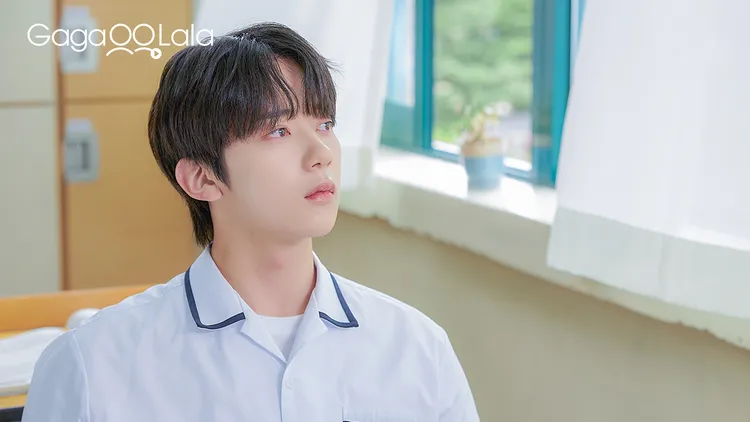 申藝燦在韓劇《愛箭穿心》中飾演學校裡的社交達人趙泰炫。GagaOOLala提供