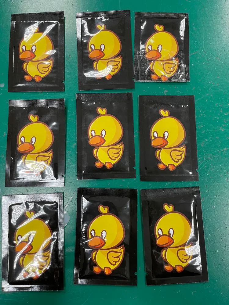 警方查獲的毒品果汁包。翻攝畫面