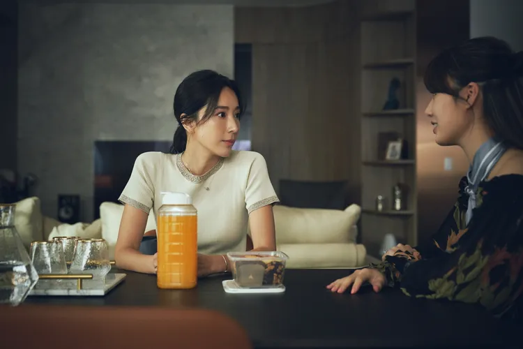 隋棠（左）和温昇豪在新劇躋身上流。三立提供