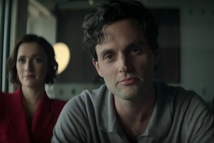 喬伊最後不僅得以重拾自己的本名，還帶著英國結交的億萬富翁女友凱特回到紐約市居住。Netflix提供