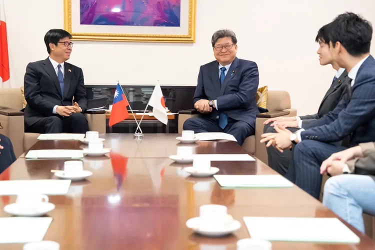 陳其邁今早拜會自民黨核心幹部「黨三役」之一的政務調查會會長、友台眾議院議員萩生田光一。讀者提供