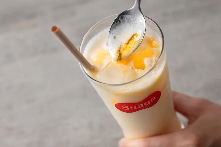 Suage哈密瓜拉昔，全台店鋪皆有販售。業者提供
