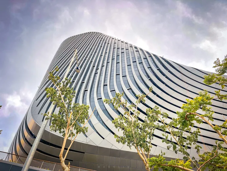 「高雄港旅運中心」啟用，將成港區新地標。臺灣港務公司提供