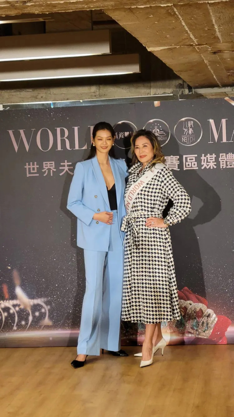 林嘉綺（左）和蔡詩芸媽媽蔡麗娜合影。葉文正攝