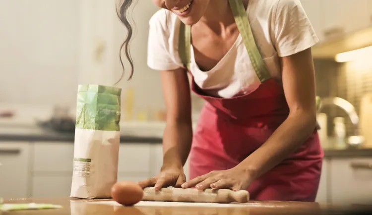 新員工嫌擀麵皮站整天太累不想做了，讓僱主相當無奈。示意圖，翻攝自PEXELS