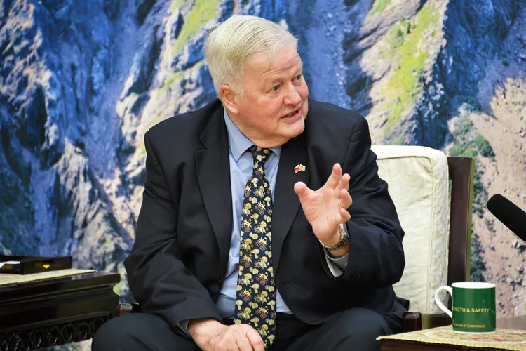 史都華對於台灣的民主發展甚感驚喜。政院提供