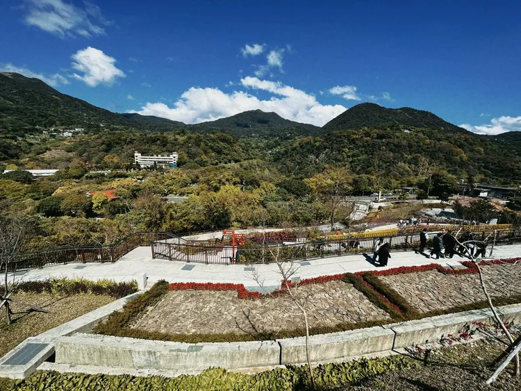 白癡公主與家人依照父親遺願，選擇環保葬。取自白癡公主臉書