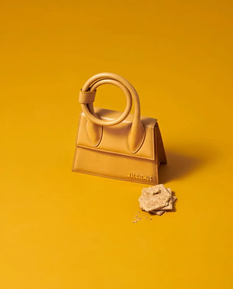 Le Chiquito迷你包是JACQUEMUS的代表作之一。翻攝jacquemus IG