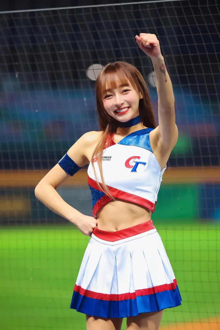 林襄昨在世界棒球經典賽應援。翻攝自林襄臉書