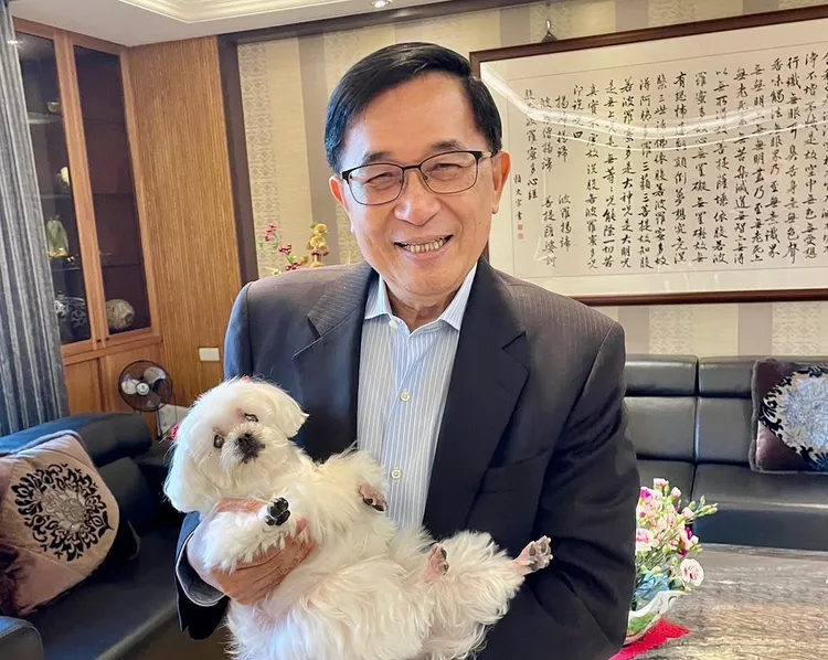 王建煊認為，陳水扁保外就醫破壞公平正義。翻攝陳水扁新勇哥物語臉書