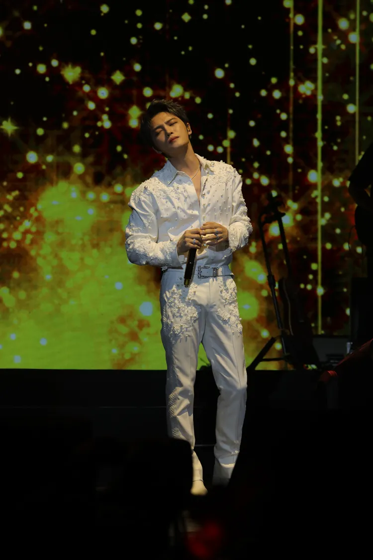 金在中唱功十足。崢嶸歲月香港娛樂／希林國際提供