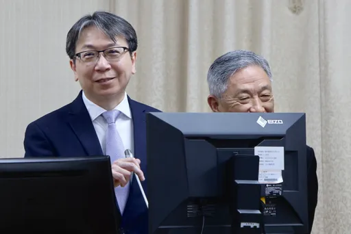 江啟臣秀宏都拉斯咖啡問「會不會走味」? 國安局長笑著這樣說