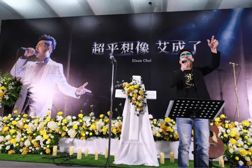 艾成4兄弟只剩老么一人 爸媽白髮送黑髮已3回太崩潰