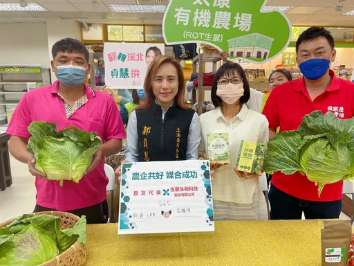 菜賤傷農!麥擱10元大放送 這個立委參選人媒合契作提高菜農收益