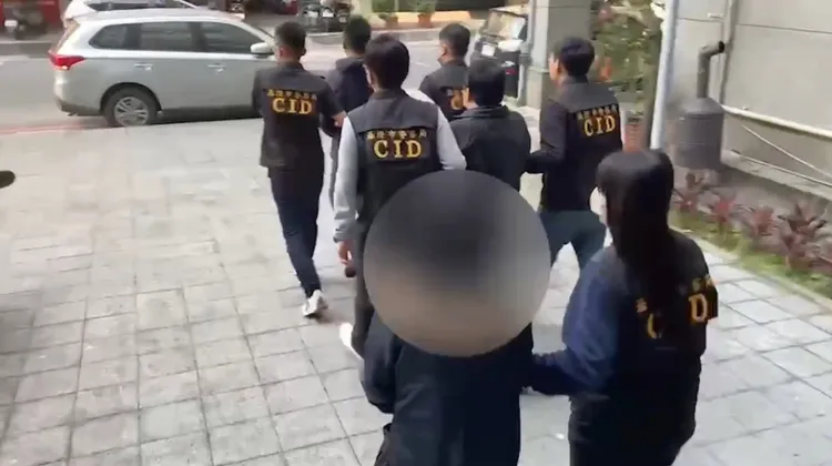 警方將遊藝場員工及賭客移送基隆地檢署。翻攝畫面