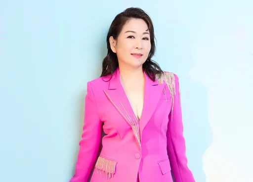 52歲金曲歌后不放棄為小12歲尪生小孩 拜送子觀音盼出現奇蹟