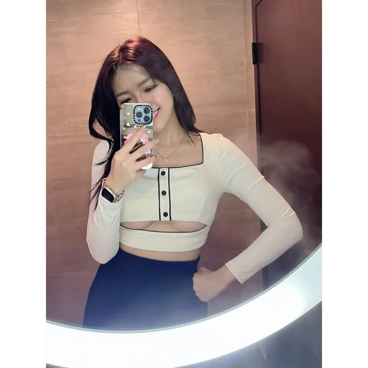 嘉義市議員田慎節展現傲人身材。。取自臉書／Molly 翎熹